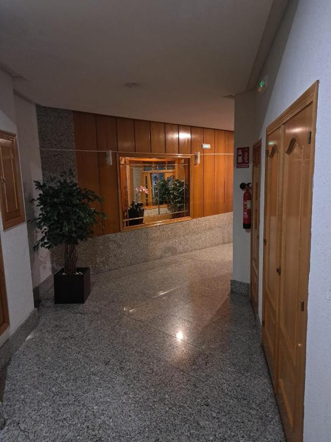Piso Millenium Lägenhet Ourense Exteriör bild