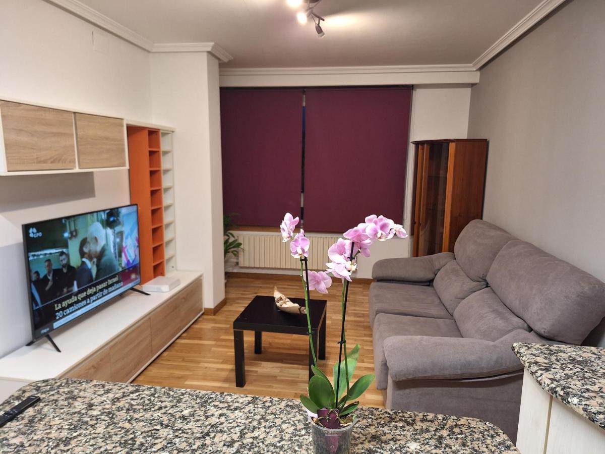 Piso Millenium Lägenhet Ourense Exteriör bild